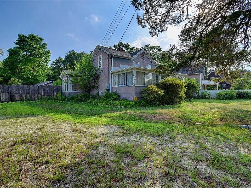 2nd image of 244 Carman St