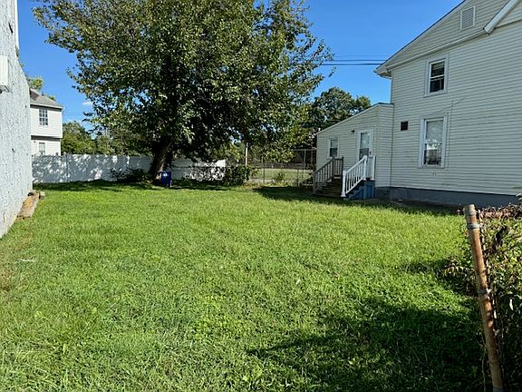 Double Lot. Grass Field