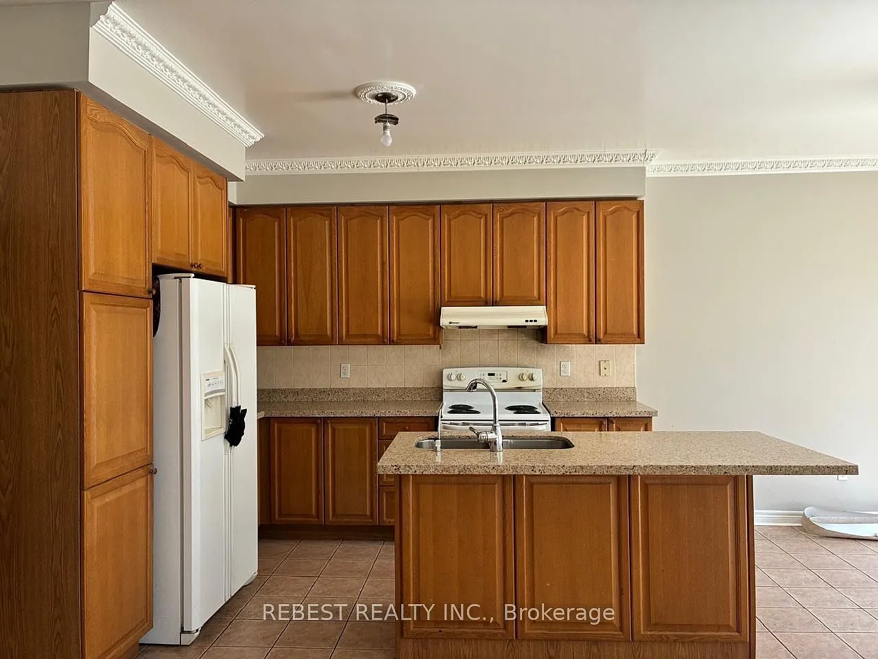 4 bed, $3,300 — Photo 3