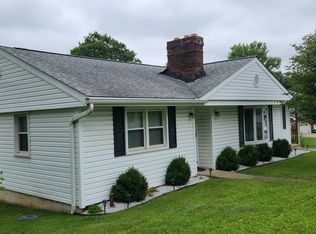 180 Pleasantview Dr, Midland, PA 15059