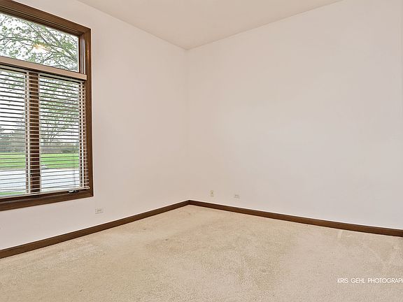 4th image of 1187 Bayshore Dr