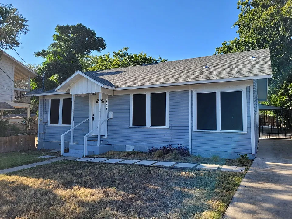 729 Aransas Ave