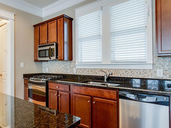5th image of 3822 Somers Ln