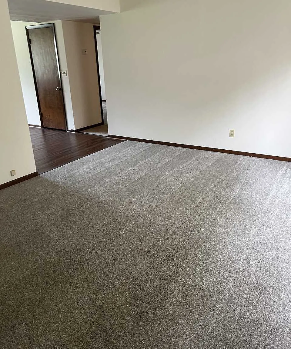 2 bed, $1,050 — Photo 2