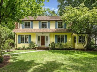 11 Lee Pl, Bronxville, NY 10708