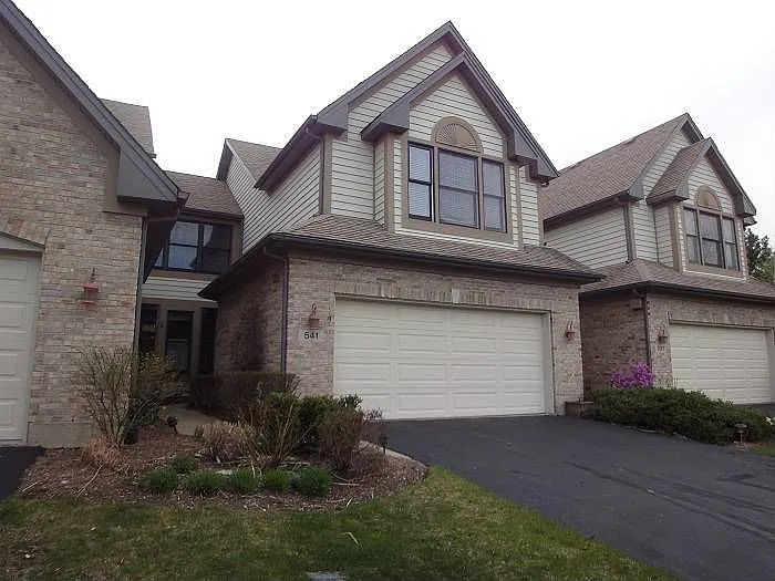 541 Rosebud Dr N photo 1