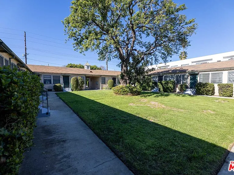 1940 S Robertson Blvd #1 — Photo 31