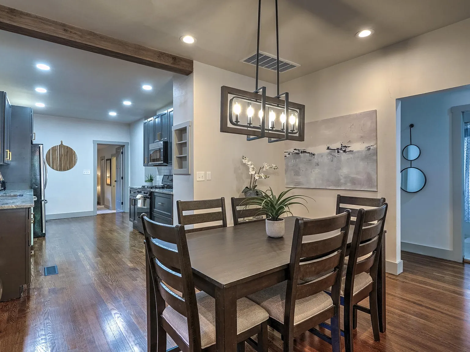 3 bed, 1470 sqft, $3,300 — Photo 4