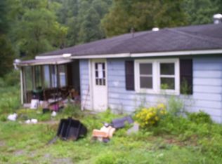 1925 Deskins Rd, Vansant, VA 24656