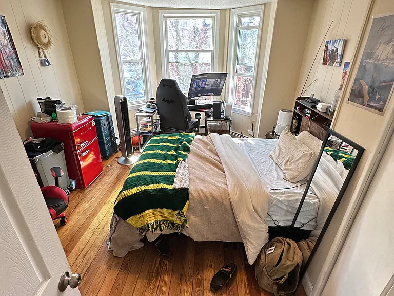 114 Everett St #3 — Photo 3