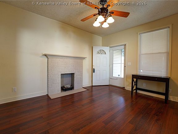 3rd image of 1016 7th Ave