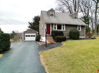 53 Fahnestock Rd, Malvern, PA 19355