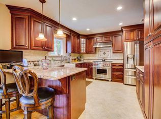 160 Grace Ave, Old Tappan, NJ 07675