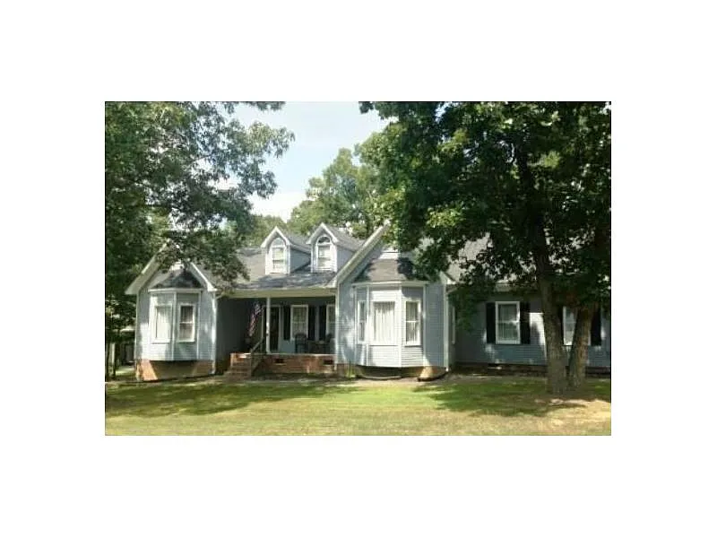 134 E Clinton Dr SW photo 1