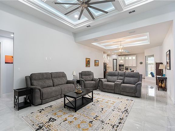 3rd image of 5813 Pelican Ave