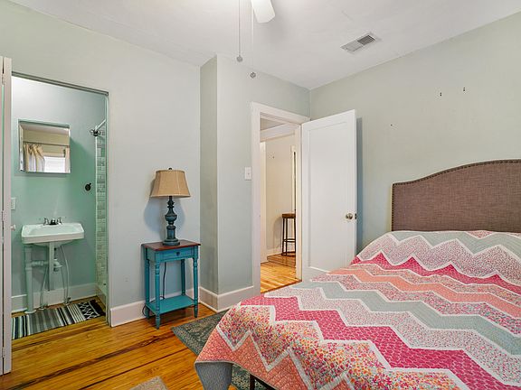 4th image of 175 Cordova St