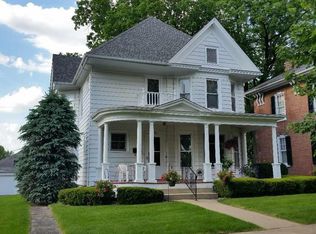 208 E Broadway St, Mount Carroll, IL 61053