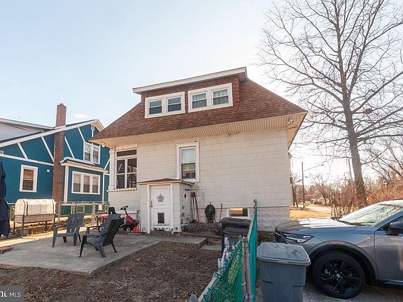4th image of 202 Velde Ave