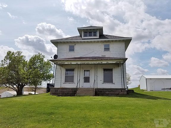 3rd image of 1805 Pheasant Ave