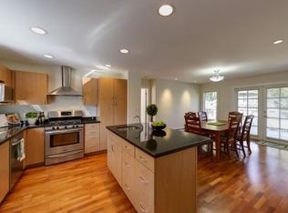 1140 Sinclair St #1, West Vancouver, BC