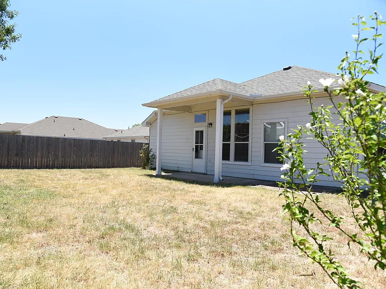 208 Meadow Lark Ln — Photo 20