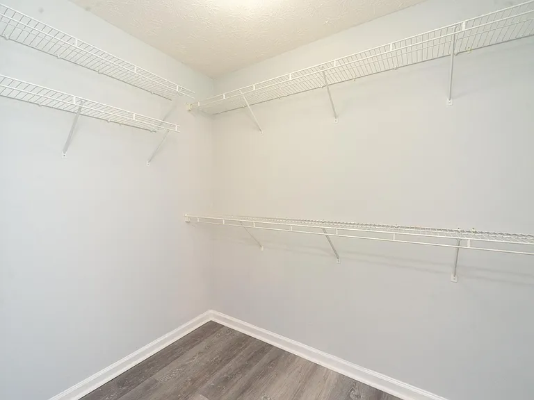 811 Sugar Oak Ln — Photo 18