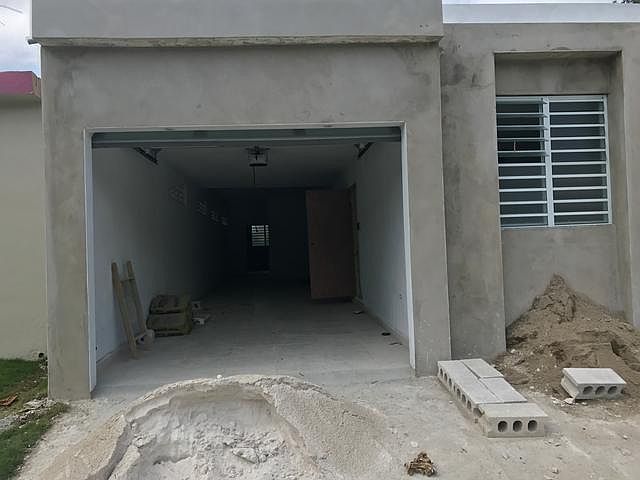 2nd image of 38-3 Calle 33