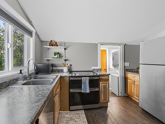 5th image of 2908 2nd Ave S