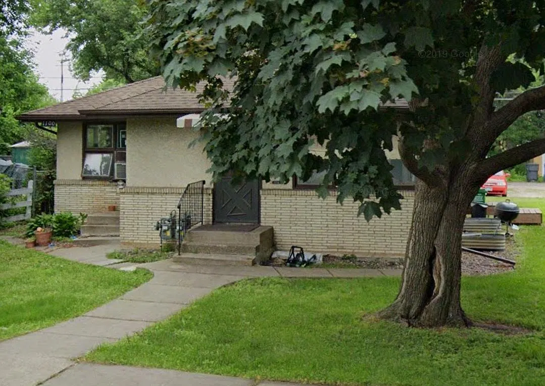 5 bed, 1800 sqft, $2,250 — Photo 1