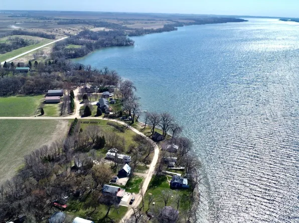 33780 Shady Oak Dr, Clinton, MN 56225