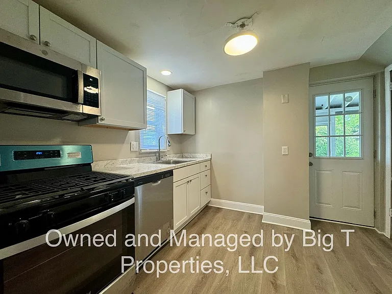 98 Garfield Ave — Photo 4
