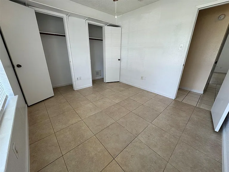 4703 Rivertree Ln — Photo 11