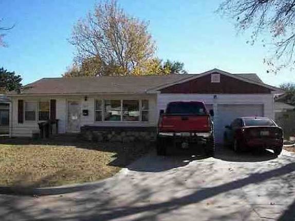 1st image of 2817 W Longview Dr