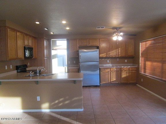 5th image of 2367 S Sycamore Pl