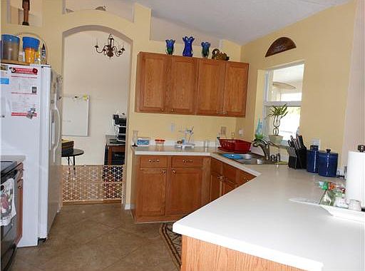 5th image of 661 SW Estate Ave