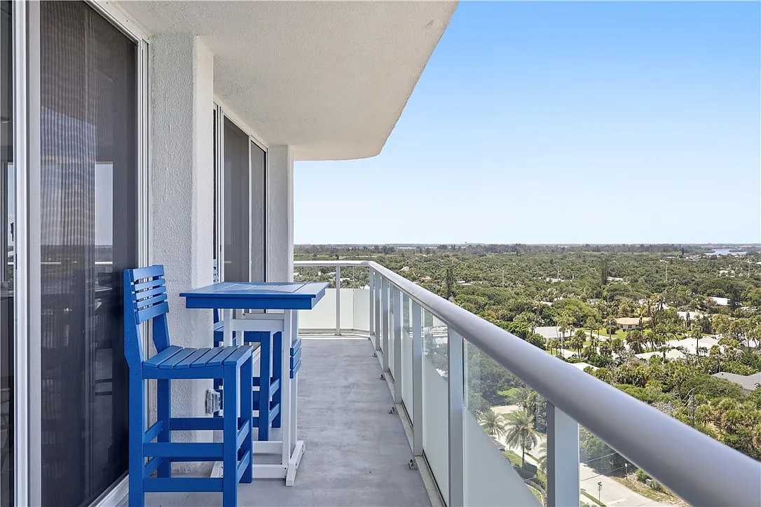 2 bed, 1112 sqft, $12,000 — Photo 2