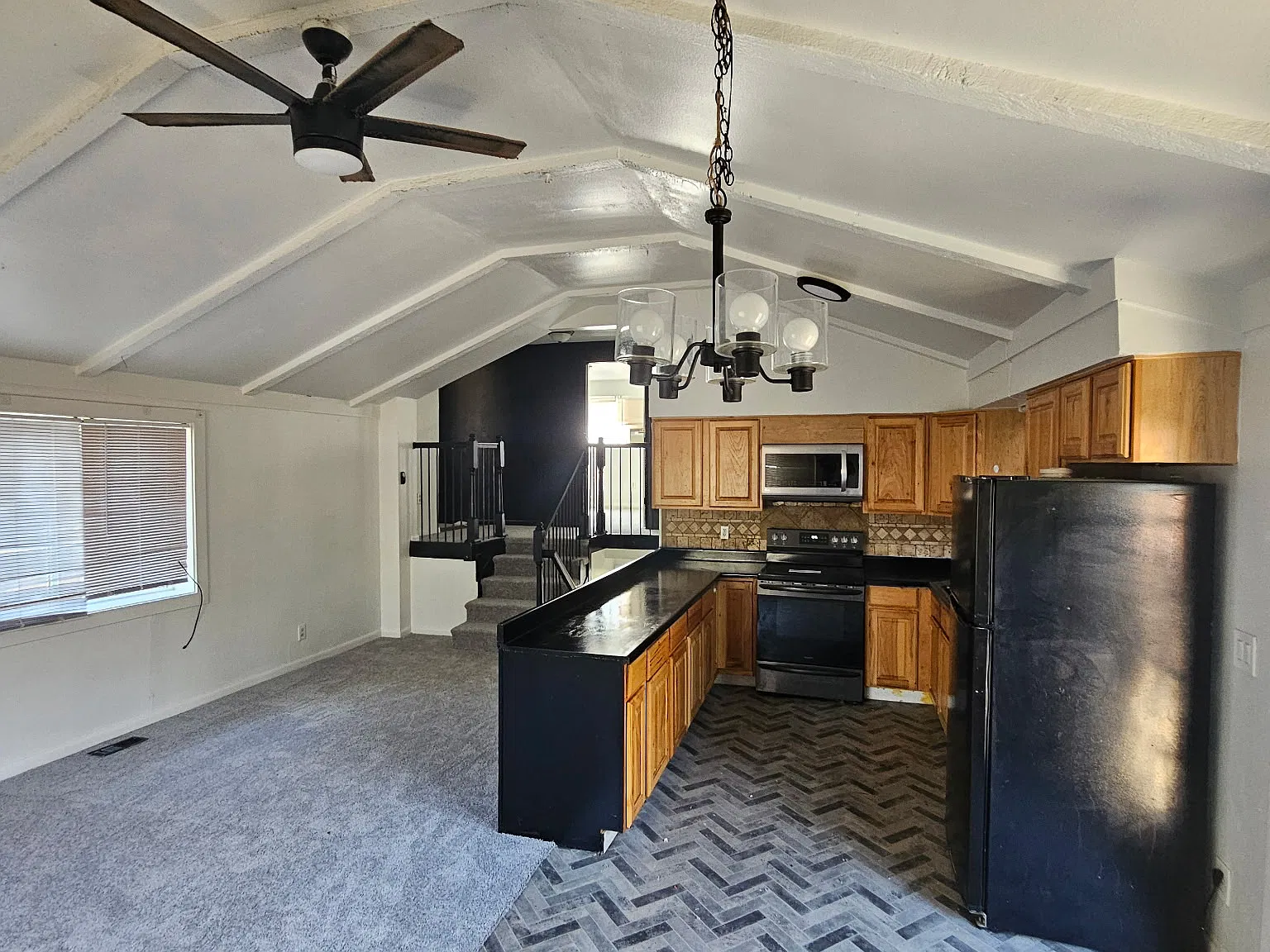 3 bed, 1750 sqft, $2,500 — Photo 3