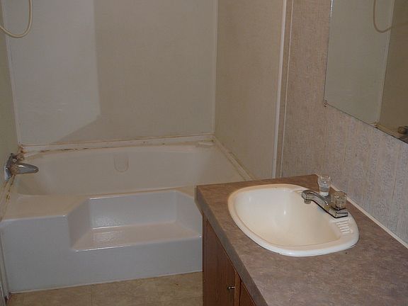 5th image of 3304 Hughes St