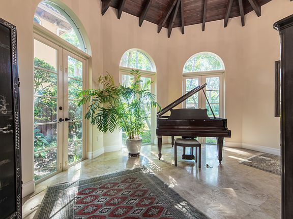 4th image of 3835 Park Ave