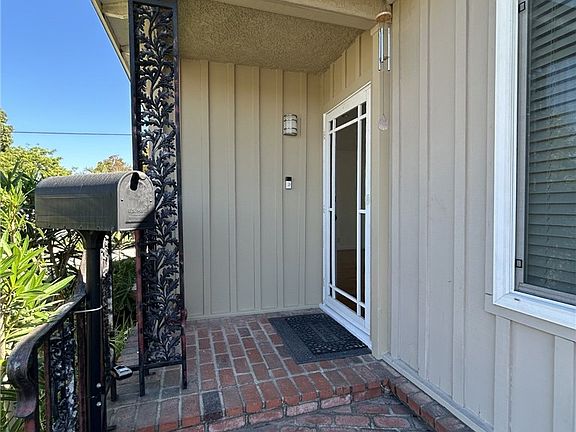 2nd image of 2702 Arbor Rd