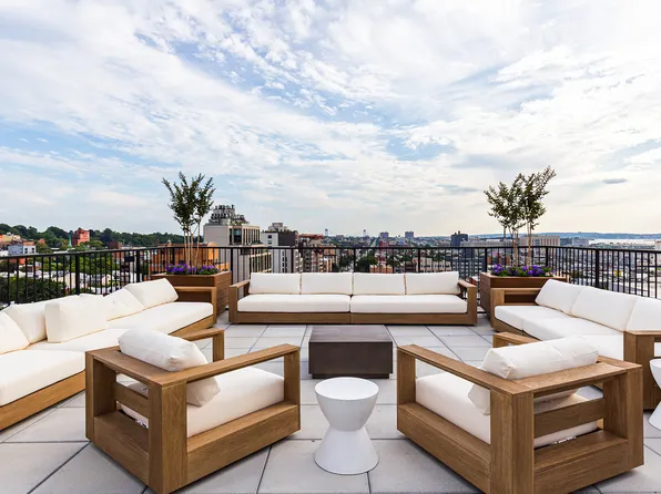 584 Fourth Avenue image 16 of 40