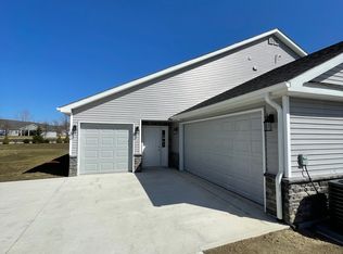 108 Golden Gate Cir, Archbald, PA 18403