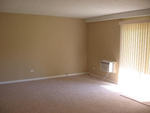 3rd image of 568 Fairway View Dr APT 1J