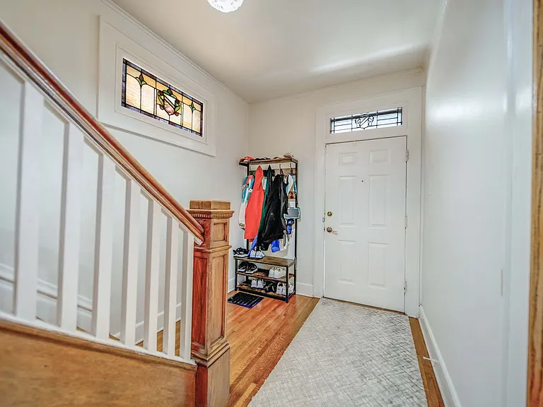 2405 Summit St — Photo 24