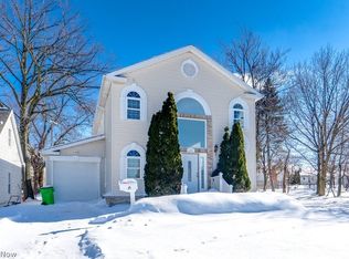 1229 Summit Dr, Mayfield Heights, OH 44124