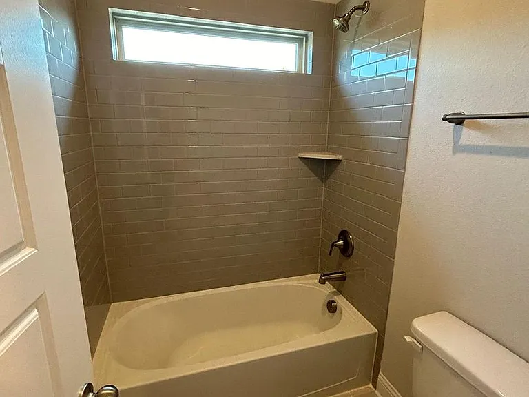 9008 Guadalupe St — Photo 21