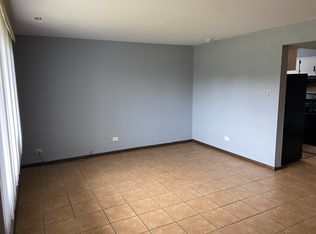 1443 Berg Dr APT 1W, Dolton, IL 60419