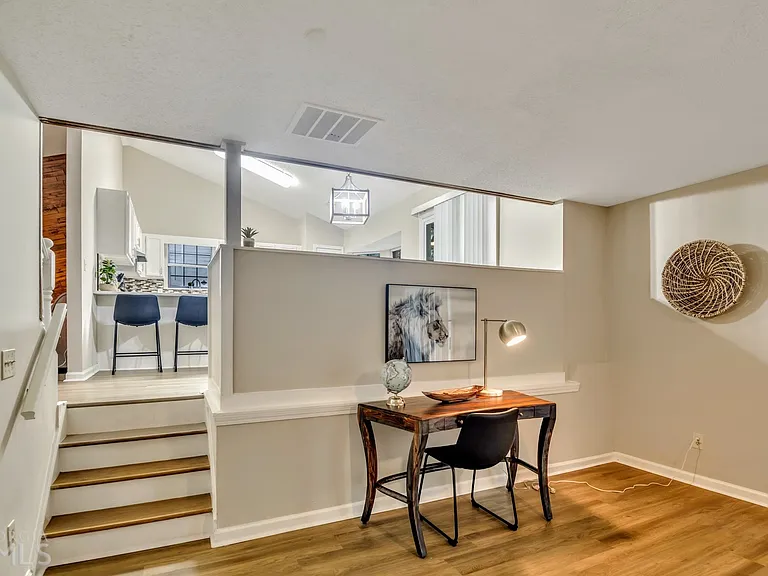 2025 Winsburg Dr NW — Photo 10