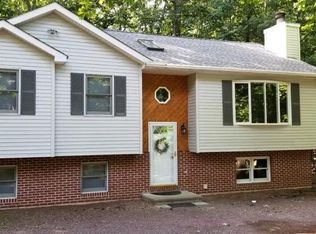 299 Somerset Dr, East Stroudsburg, PA 18301