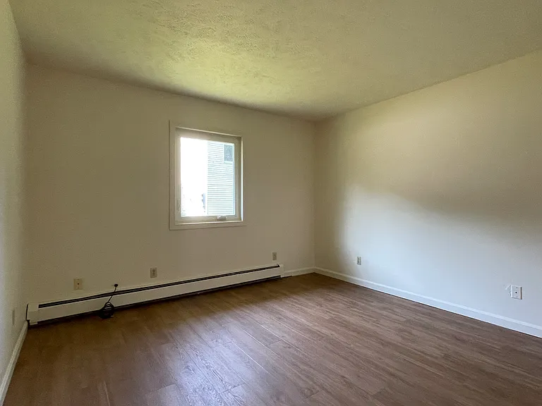 94 Lower Welden St #4 — Photo 5